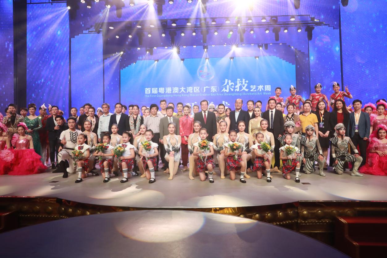 深圳文藝家丨王召 雜技最本質(zhì)的屬性就是帶給人快樂(lè)